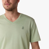 Camiseta Cuello en V Verde Claro Logo Verde para Hombre