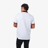Polo Blanca con Rayas y Detalles Rojos y Negros