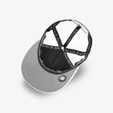 Gorra con Logo Invertido en Blanco Materiales Reciclados